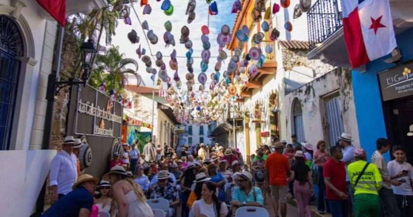 “Calle de los Sombreros” une tradición y cultura en el Casco Antiguo