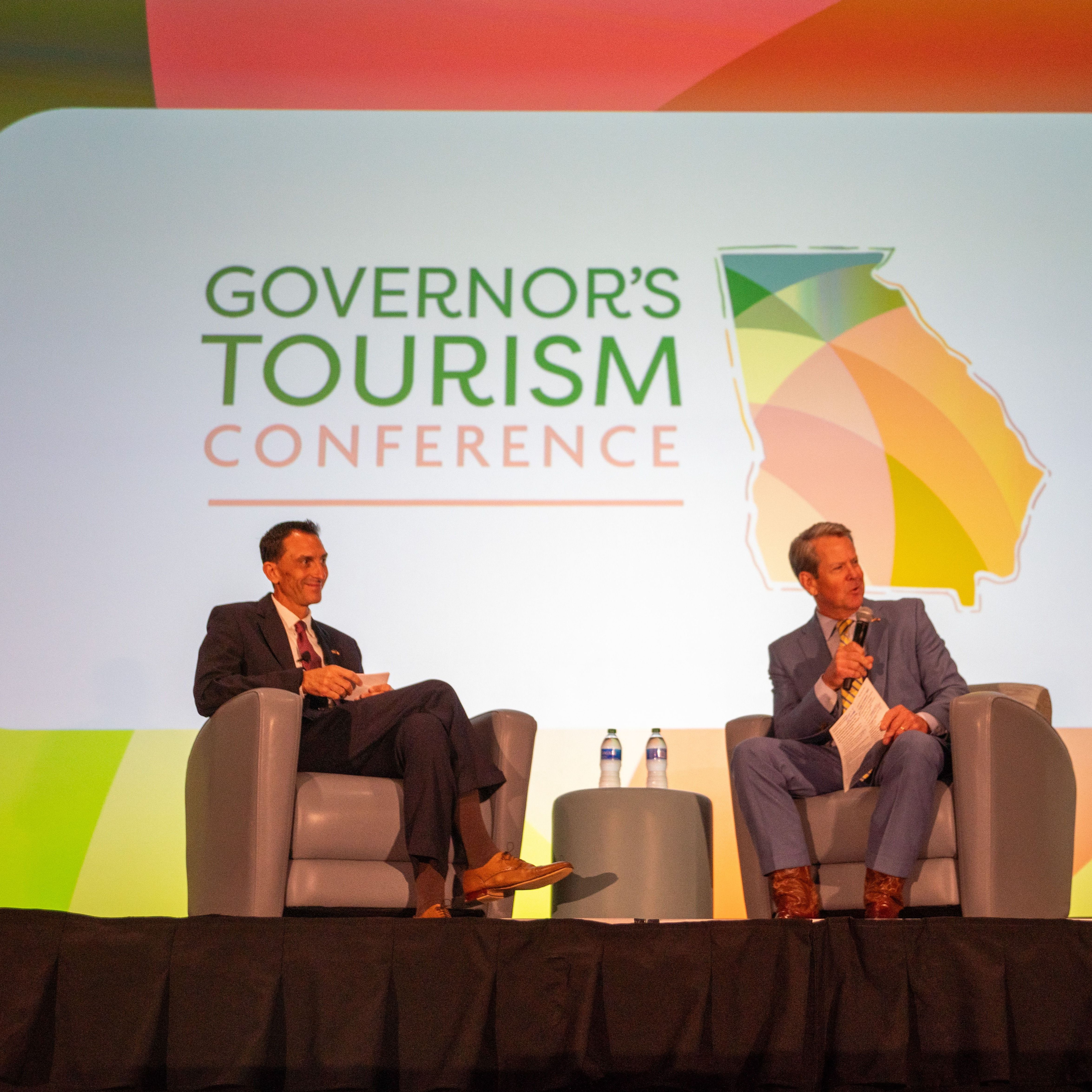 Gobernador Kemp: Georgia rompe récords de turismo en 2022