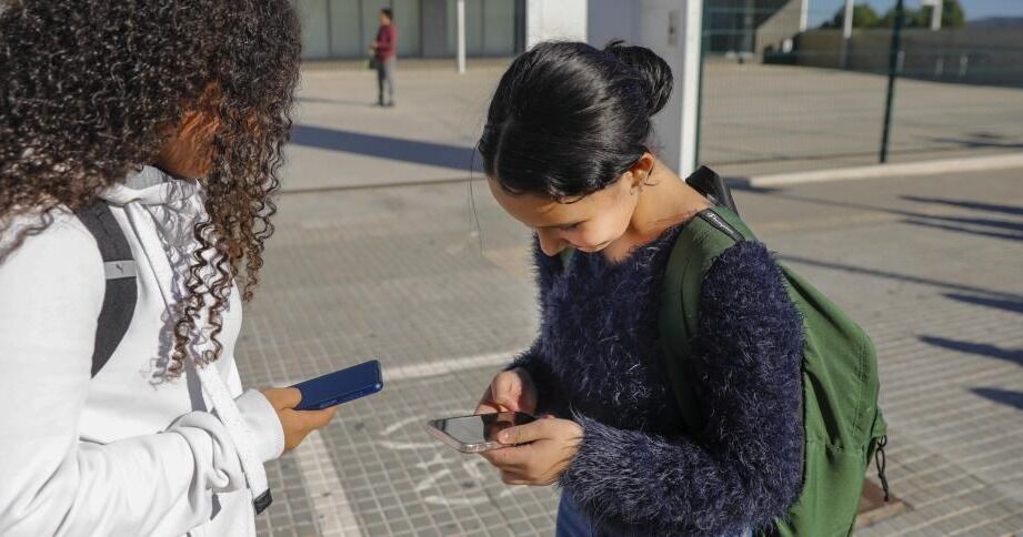 España probará una app de verificación de edad para proteger a los menores