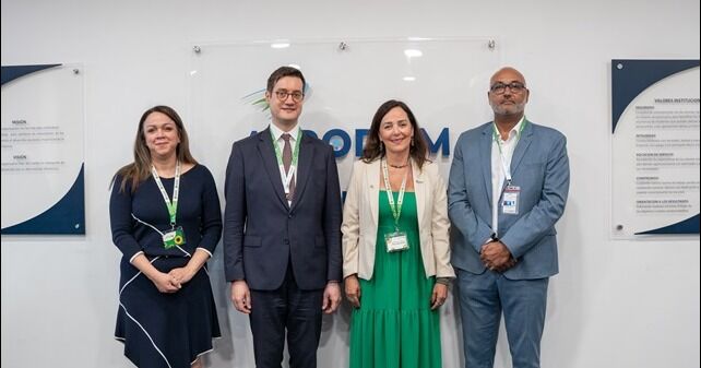 AERODOM integrará el programa internacional del cordón de girasol en el AILA para apoyar pasajeros con discapacidades no visibles