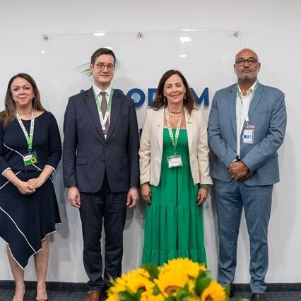 AERODOM integrará el programa internacional del cordón de girasol en el AILA para apoyar pasajeros con discapacidades no visibles