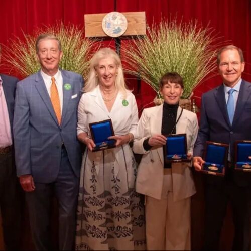 Los campeones de los Everglades de Florida reciben uno de los máximos honores del estado
