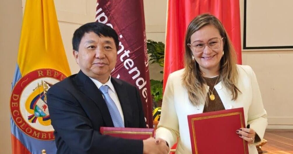Colombia y China refuerzan cooperación con la firma de un memorando de entendimiento
