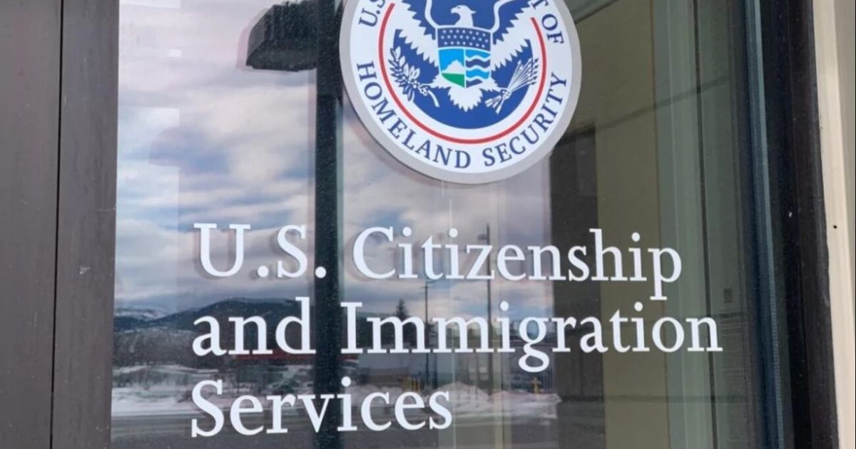 Nueva regla de USCIS para ‘no inmigrantes’ entra en vigor el 1 de octubre