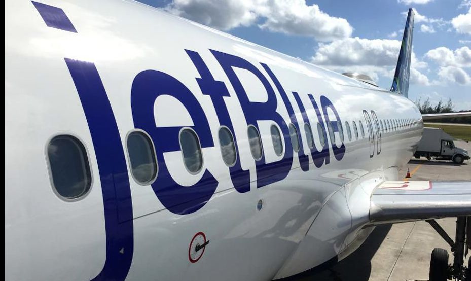 JetBlue informa pérdidas trimestrales y advierte sobre la demanda volátil