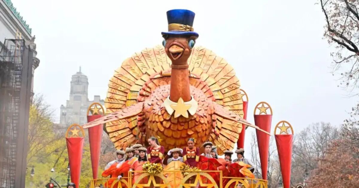 Preparados para el Desfile del Día de Acción de Gracias de Macy's 2025