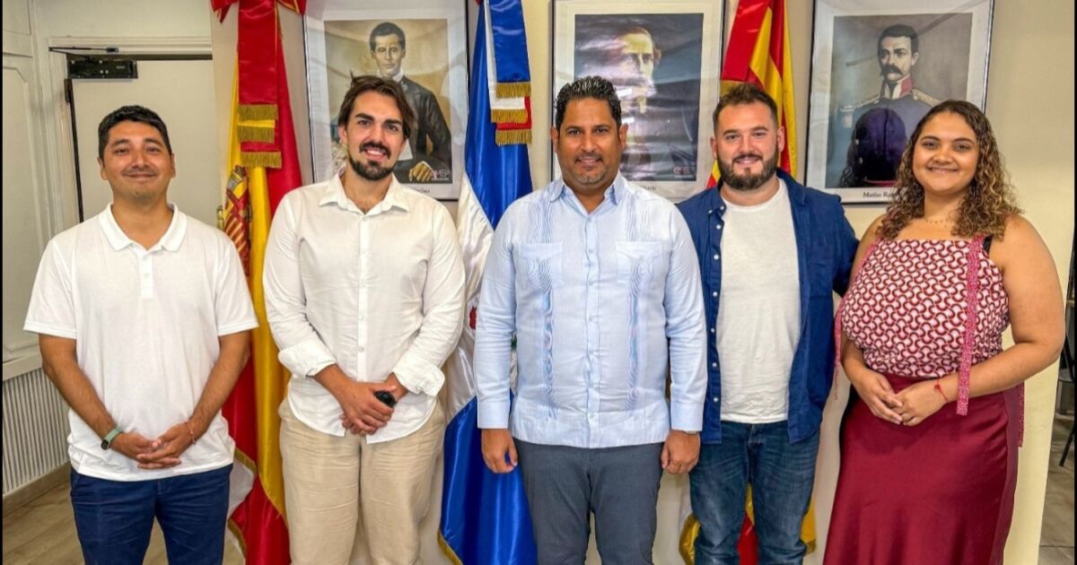 Consulado de RD en Barcelona firma acuerdo para capacitar a dominicanos en emprendimiento y liderazgo