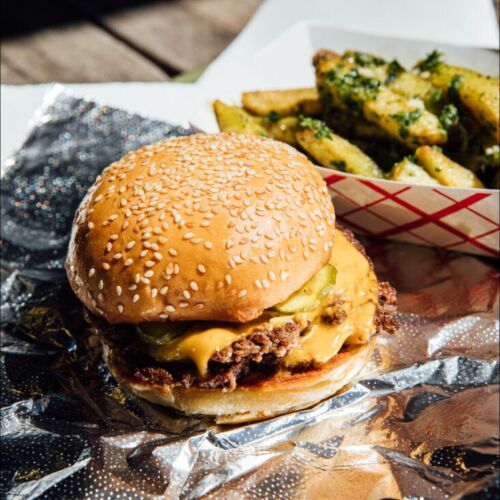 Los Bravos revelan nuevos restaurantes y vendedores en el Truist Park Outfield Market