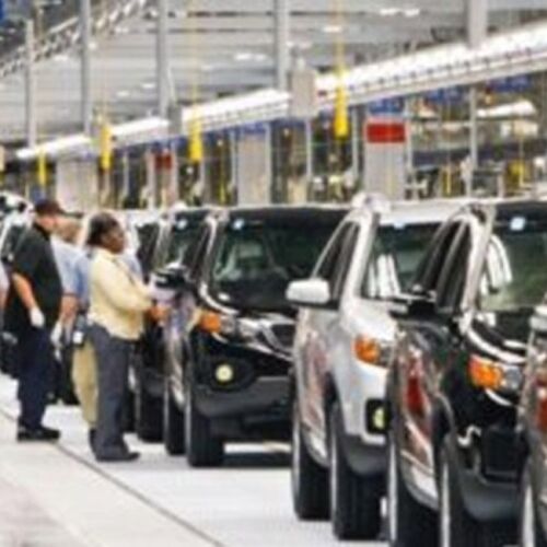 El análisis de la AAA revela que los costos de los vehículos nuevos han disminuido
