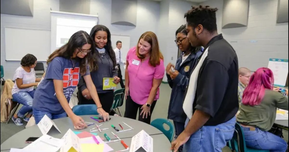 Youth LEAD Georgia: El programa estatal de liderazgo juvenil de la UGA ayuda a los estudiantes a descubrir Georgia