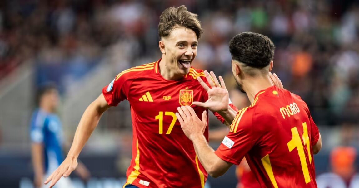 España pasa a cuartos del Europeo como primera de grupo tras sellar un empate de candidatos ante Italia