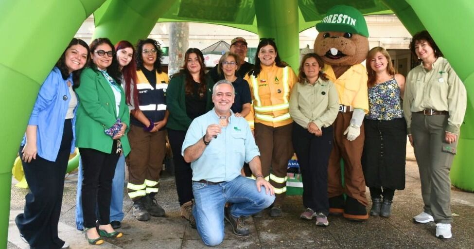Con entrega de árboles, CONAF conmemora el Día Internacional de la Mujer
