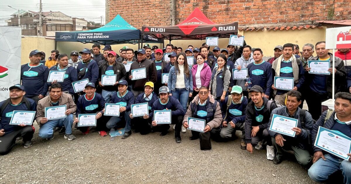 Graiman capacitó a más de 80 Obreros en Instalación de Cerámica Y Porcelanato