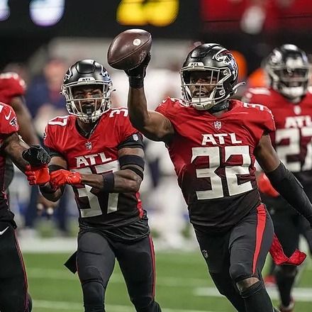 Younghoe Koo logra un gol de campo de 53 yardas para darle la victoria a Falcons sobre Bears