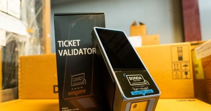 Nuevos equipos permitirán pagos con QR y tarjetas bancarias en el transporte público