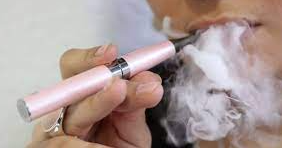 Un estudio vincula fumar cigarrillos electrónicos con la aparición de prediabetes