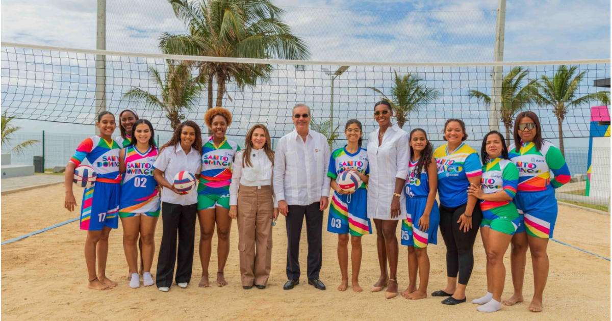 Presidente Abinader y alcaldesa Carolina Mejía inauguran nuevo Malecón Deportivo