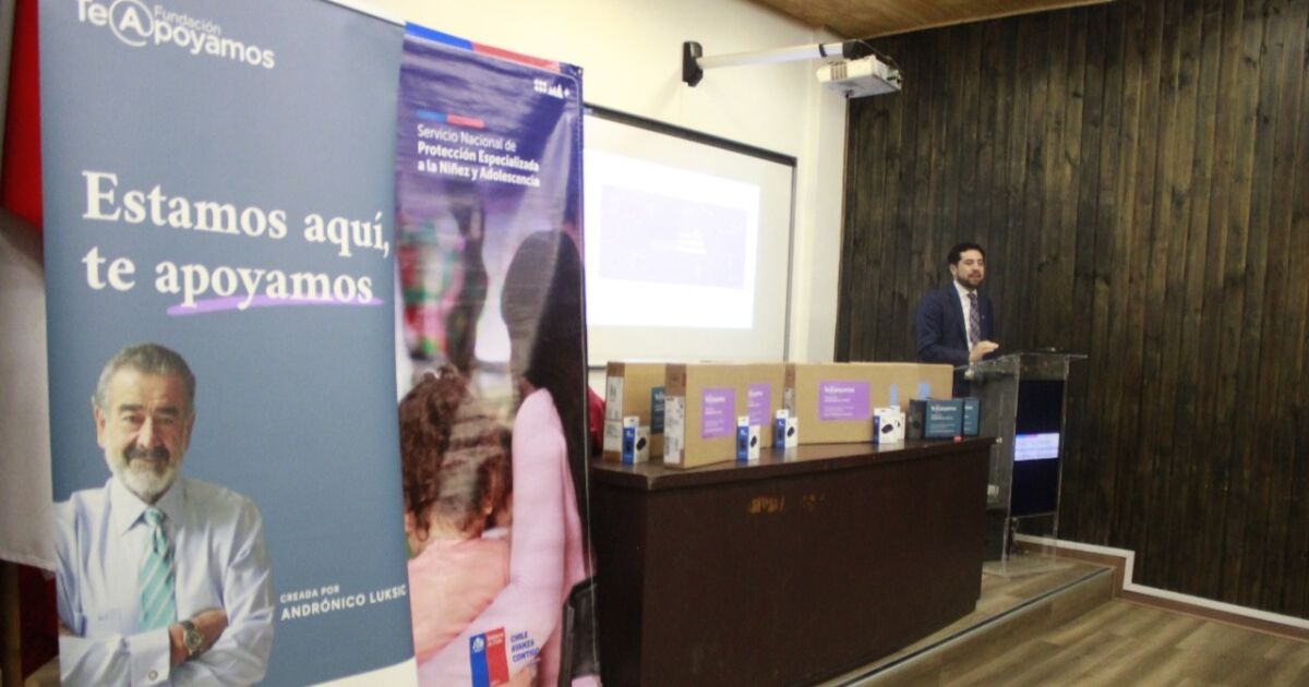 Fundación Luksic donó notebooks en Valparaíso