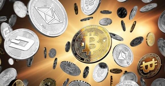 Pequeñas empresas en Venezuela recurren a las criptomonedas con precaución ante la falta de divisas