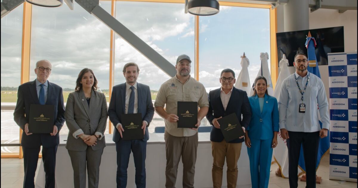 Medio Ambiente y Aerodom firman carta de intención para promover proyecto piloto de carbono azul