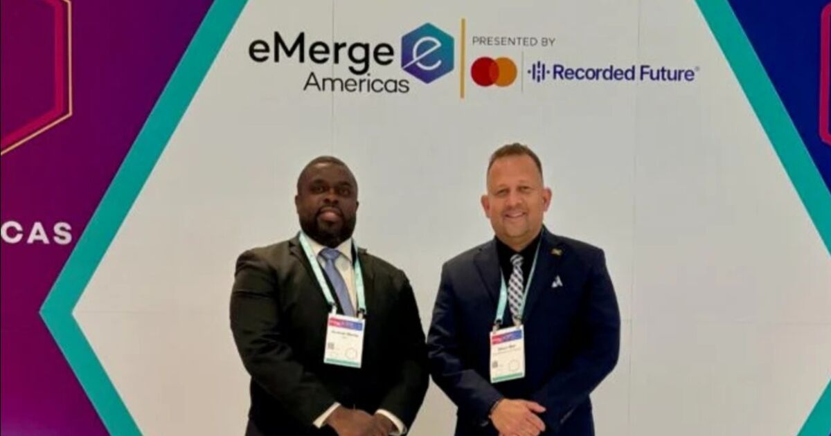 Sonless Martin, representante del Puerto de Miami, dialoga con líderes mundiales en eMerge Americas 2026