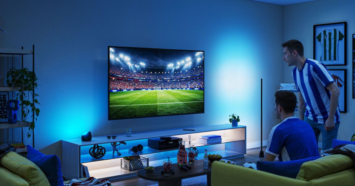 Signify lleva la emoción del fútbol a casa con Sports Live: Iluminación inteligente sincronizada en tiempo real con cada jugada