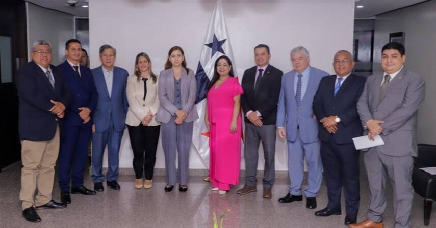 Bancada panameñista se reúne con embajadores de Mercosur