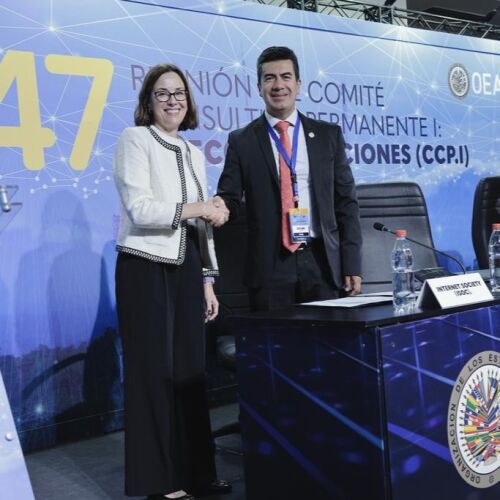 Internet Society anuncia compromiso para conectar a 100 comunidades en América Latina hacia 2030