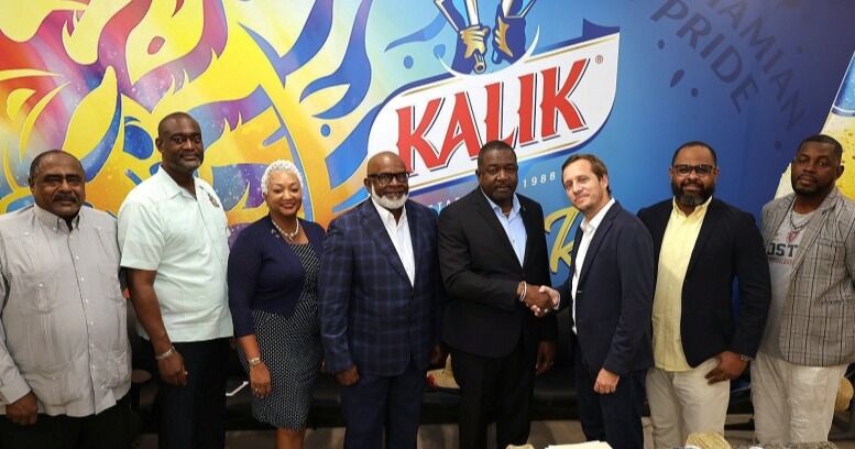 Ministro Bowleg – Firma de patrocinio de Commonwealth Brewery/Kalik Junkanoo: "Un momento de orgullo y significado para la cultura en las Bahamas"