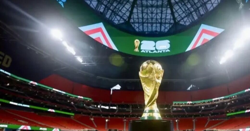 El Mercedes-Benz Stadium “desaparece”: Atlanta se prepara para el histórico cambio de imagen de su icono