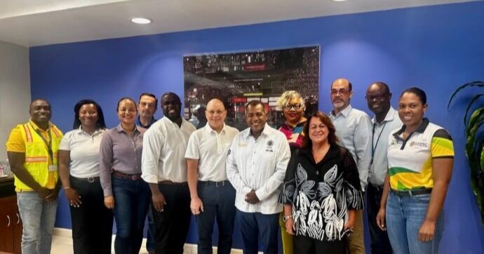 Ejecutivos de PortMiami visitan Jamaica para fortalecer lazos marítimos y comerciales