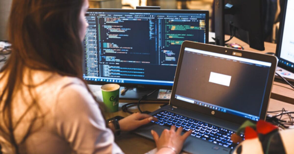 El empleo tecnológico en el mercado laboral aumenta mientras otros indicadores retroceden