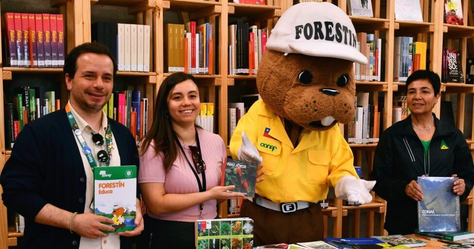 CONAF y Museo Interactivo Mirador siguen reforzando su trabajo en promover cuidado del medioambiente