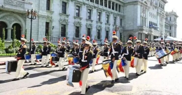 Del Palacio al Hipódromo: así se vive el Desfile Cívico Escolar este 15 de septiembre