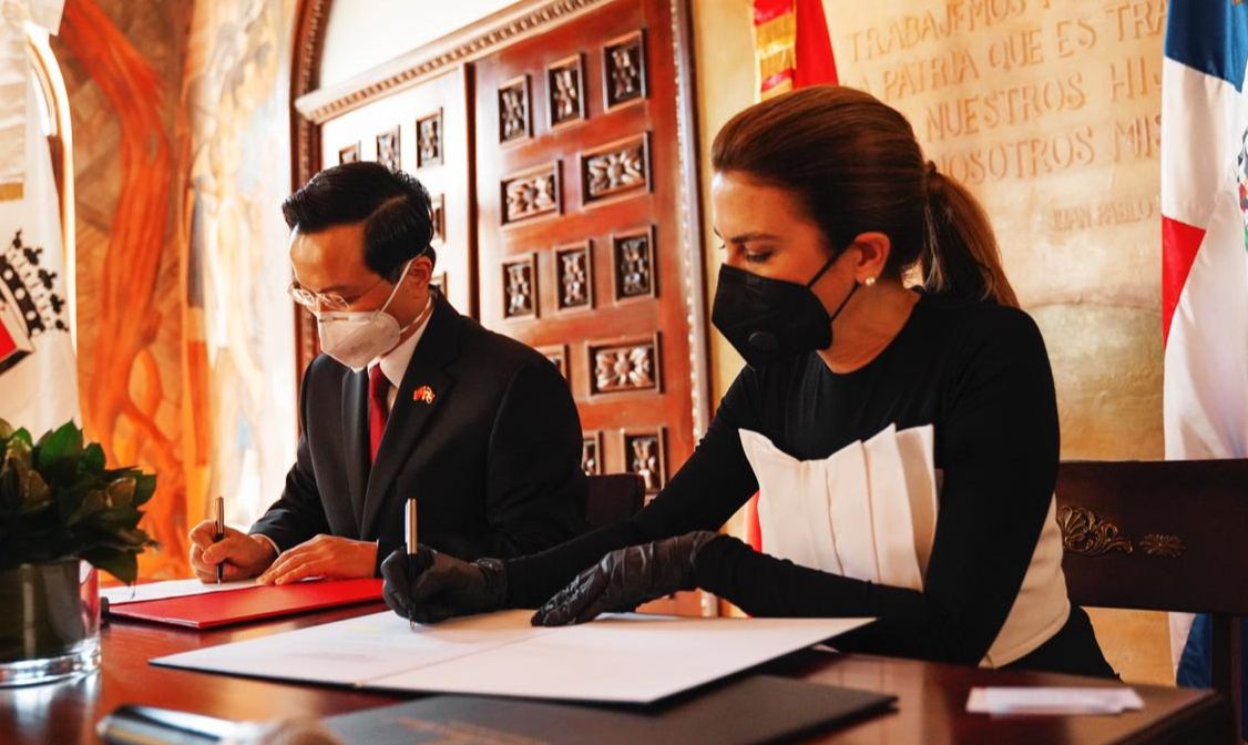 La Embajada China coopera con Alcaldía del Distrito para combatir COVID-19