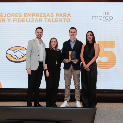 Mercado Libre destaca entre las cinco empresas que mejor atraen y fidelizan talento en México de acuerdo con Merco Talento