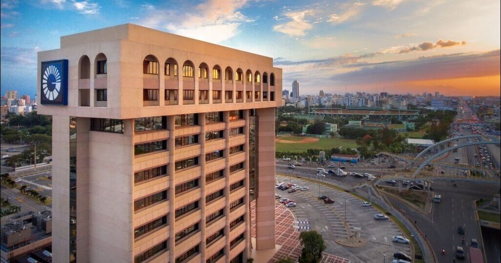 Banco Popular lidera la banca dominicana y sube en el Caribe