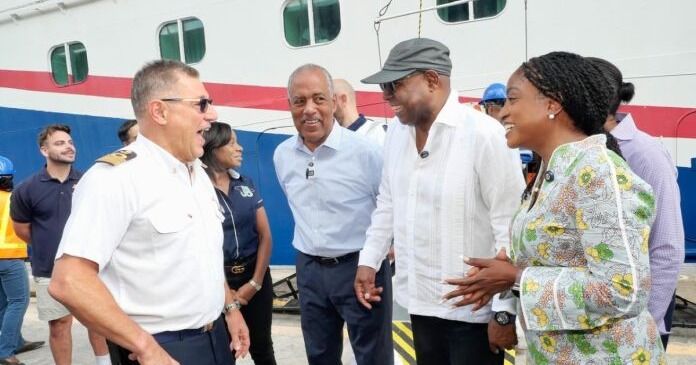 La industria de cruceros se vuelca con Jamaica y dona más de 3 millones de dólares en ayuda para los damnificados por el huracán