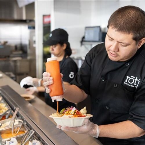Roti Modern Mediterranean trae sabores audaces a Atlanta con la primera cocina de la marca que solo ofrece entregas a domicilio