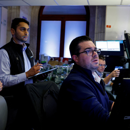 Las acciones mundiales abren 2025 a la baja por preocupaciones sobre Trump