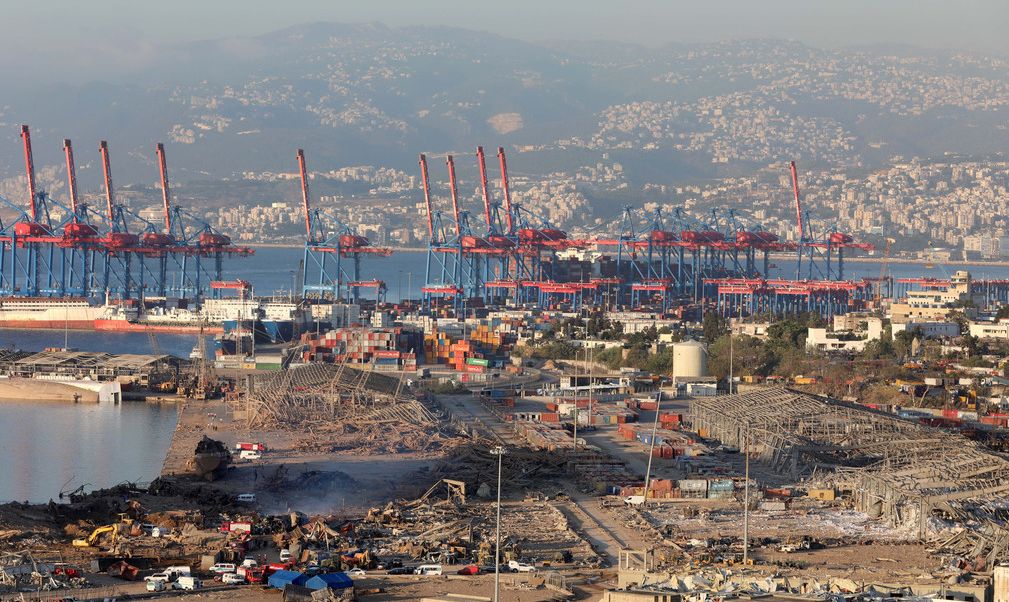 Beirut mantiene a funcionarios portuarios bajo arresto domiciliario mientras investiga las explosiones