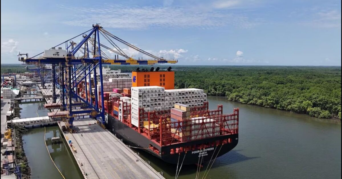 Ecuador negocia 15 acuerdos comerciales para diversificar exportaciones