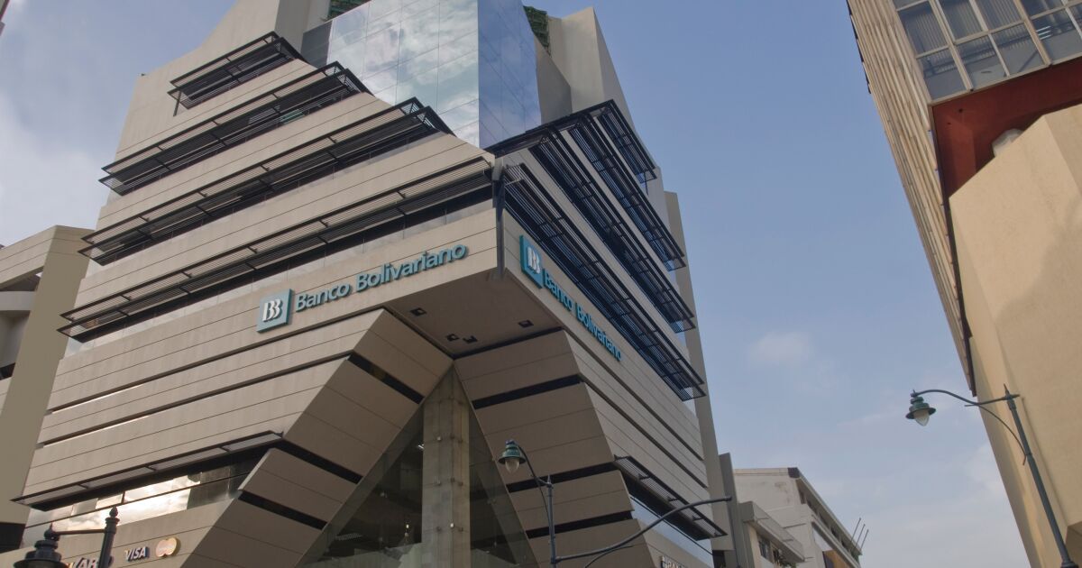 Banco Bolivariano recibe dos premios internacionales clave