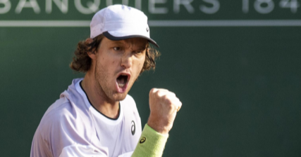 Jarry celebra su paso a tercera ronda de Roland Garros
