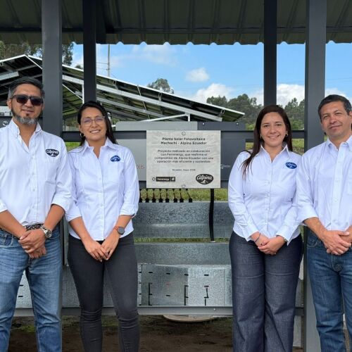 Alpina Ecuador impulsa la transición energética con paneles solares en sus plantas de Machachi y San Gabriel