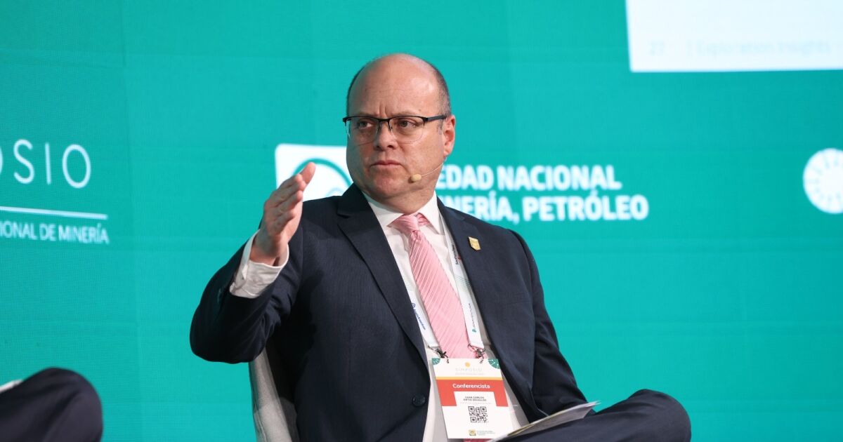 La confianza social y la simplificación de permisos son claves para reactivar la exploración minera, afirma Juan Carlos Ortiz