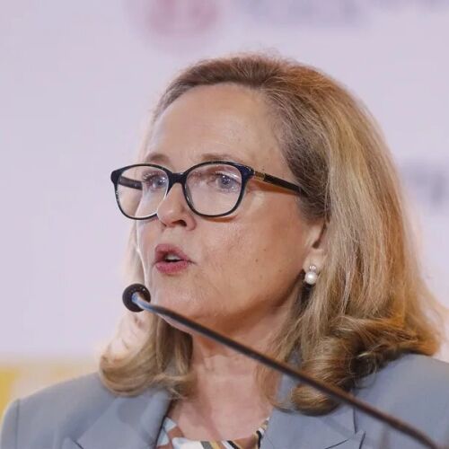 Calviño anuncia una cartera de proyectos del BEI en México por 3.000 millones de euros