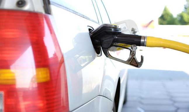 Combustibles mantienen tendencia de alzas y bajas; aquí los precios