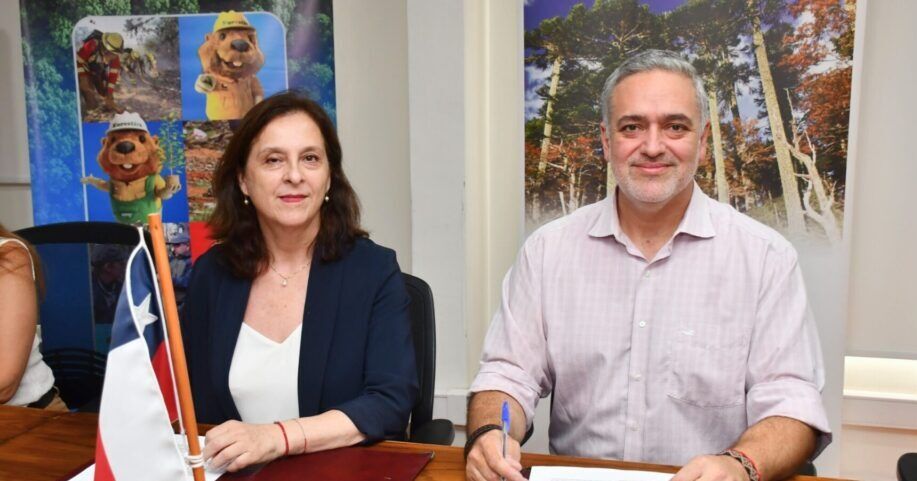 SMA y CONAF firman convenio de colaboración para fortalecer la fiscalización ambiental