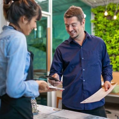 La confianza en el liderazgo ayuda a crear mejores conexiones con los clientes